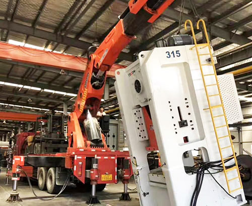 绩溪县附近随车吊出租，轻松解决运输难题