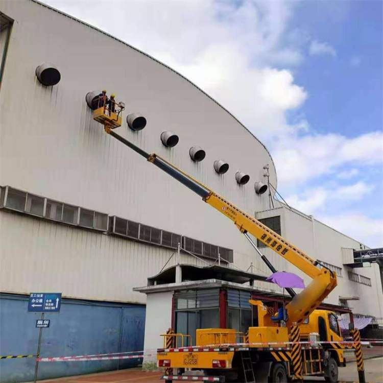 绩溪县高空作业车出租服务：专业广告牌安装解决方案