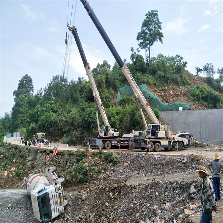 绩溪县汽车掉沟里叫吊车救援要多少钱